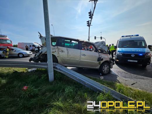 Zderzenie TIRa i dwóch osobówek. Obwodnica Opola przykorkowana