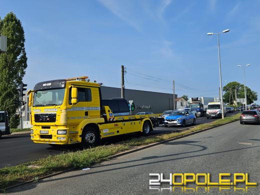 Zderzenie TIRa i dwóch osobówek. Obwodnica Opola przykorkowana