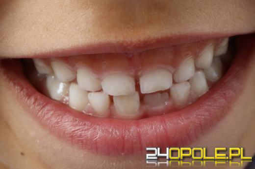 Zobacz 5 najczęstszych błędów rodziców w dbaniu o zęby dzieci