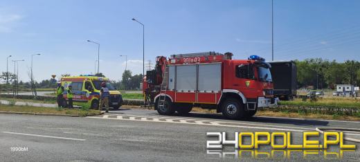 Przewrócona cysterna na rondzie Szczakiela: obwodnica zablokowana w kierunku Częstochowskiej 