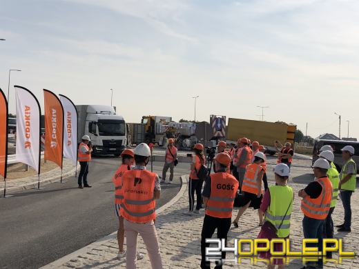 Budowa ronda w Zimnicach Małych na ostatniej prostej (WIDEO)