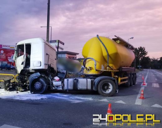 Zderzenie dwóch tirów w Strzelcach Opolskich. O mały włos od tragedii