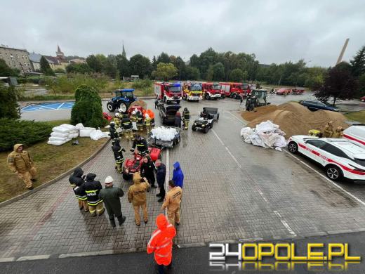 Stany alarmowe rzek przekroczone. Ewakuowano mieszkańców 
