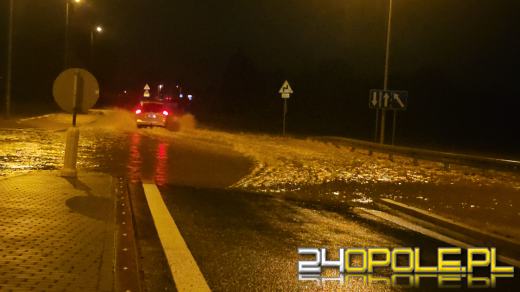 Cały dzień trwają działania ratownicze i zabezpieczające. Fotorelacja 
