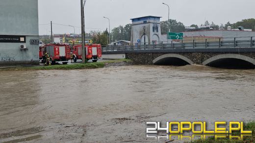 Cały dzień trwają działania ratownicze i zabezpieczające. Fotorelacja 