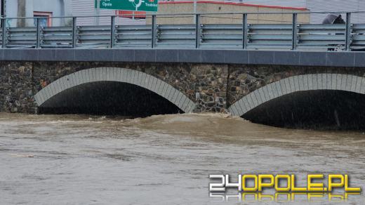 Cały dzień trwają działania ratownicze i zabezpieczające. Fotorelacja 