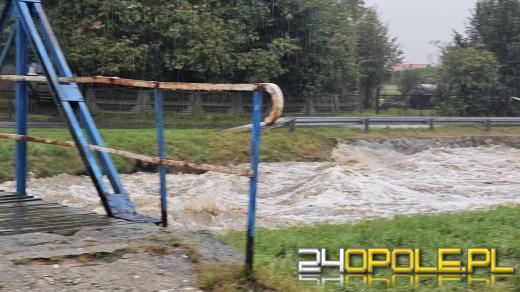 Cały dzień trwają działania ratownicze i zabezpieczające. Fotorelacja 