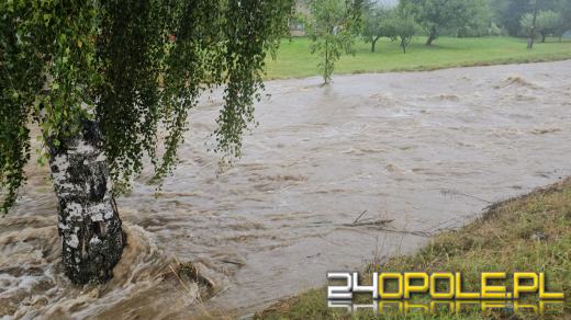 Cały dzień trwają działania ratownicze i zabezpieczające. Fotorelacja 