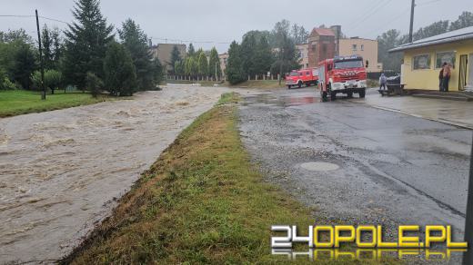 Cały dzień trwają działania ratownicze i zabezpieczające. Fotorelacja 