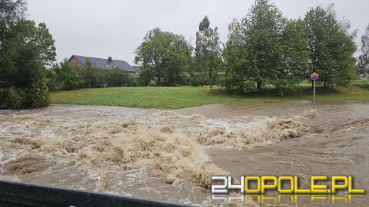 Cały dzień trwają działania ratownicze i zabezpieczające. Fotorelacja 