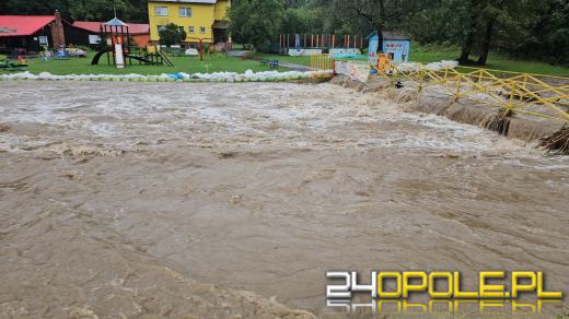 Cały dzień trwają działania ratownicze i zabezpieczające. Fotorelacja 