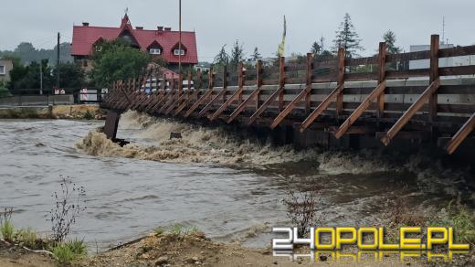 Cały dzień trwają działania ratownicze i zabezpieczające. Fotorelacja 