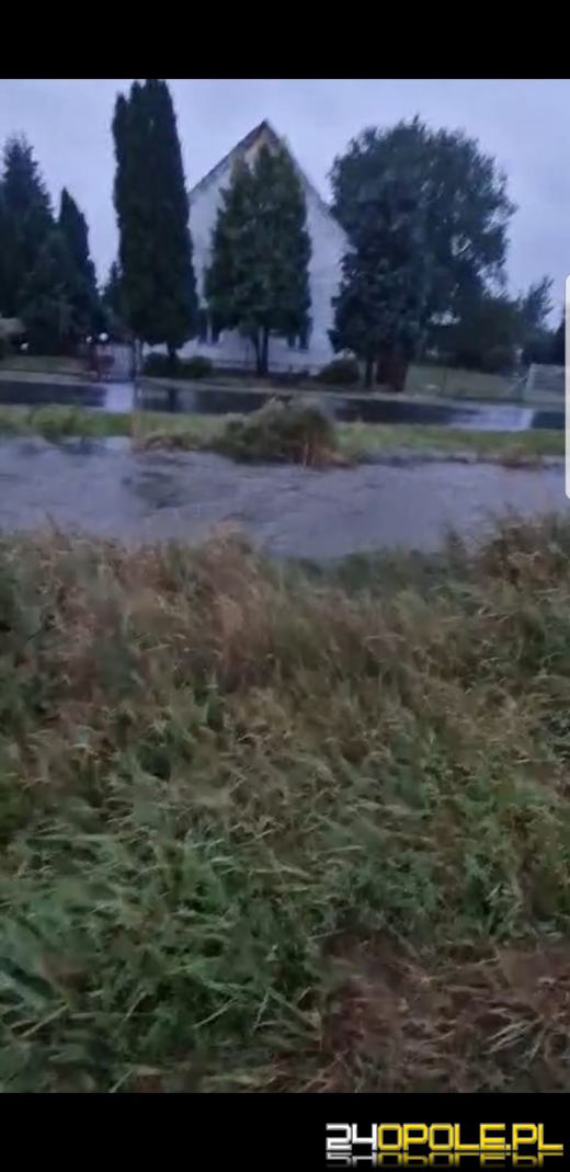Cały dzień trwają działania ratownicze i zabezpieczające. Fotorelacja 