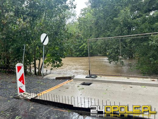 Cały dzień trwają działania ratownicze i zabezpieczające. Fotorelacja 