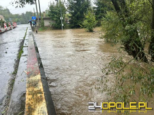 Cały dzień trwają działania ratownicze i zabezpieczające. Fotorelacja 
