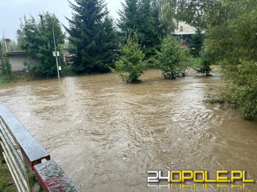 Cały dzień trwają działania ratownicze i zabezpieczające. Fotorelacja 