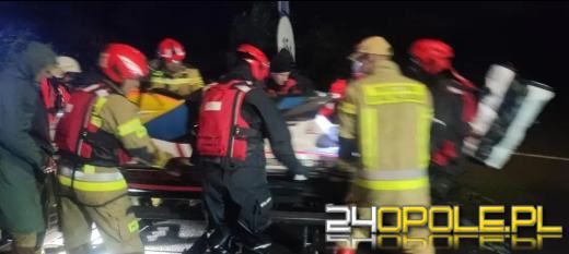Dramatyczna akcja WOPR Nysa: Rodzina uwięziona w samochodzie otoczonym wodą