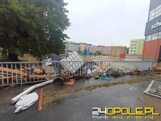 Aktualizacja sytuacji powodziowej: przerwane wały, ewakuacje i utrudnienia komunikacyjne 