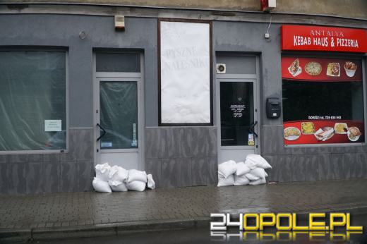 Aktualizacja sytuacji powodziowej: przerwane wały, ewakuacje i utrudnienia komunikacyjne 