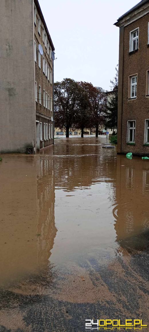 Aktualizacja sytuacji powodziowej: przerwane wały, ewakuacje i utrudnienia komunikacyjne 