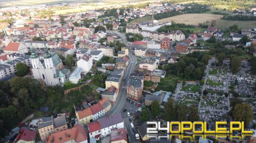 Aktualizacja sytuacji powodziowej: przerwane wały, ewakuacje i utrudnienia komunikacyjne 