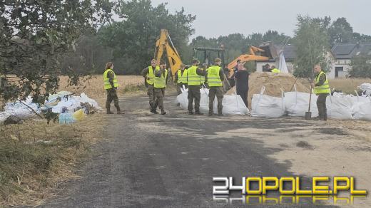 Narok: Intensywne prace przynoszą skutki. Trwa uszczelnianie wału