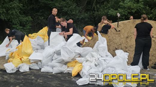 Narok: Intensywne prace przynoszą skutki. Trwa uszczelnianie wału