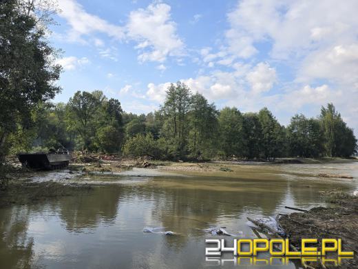 Przełęk: Rozpoczęto odbudowę wału. Na miejscu strażacy, wojsko i budowlańcy