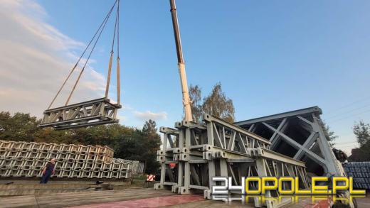 Trwa budowa mostu tymczasowego w Głuchołazach