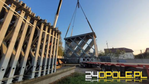 Trwa budowa mostu tymczasowego w Głuchołazach