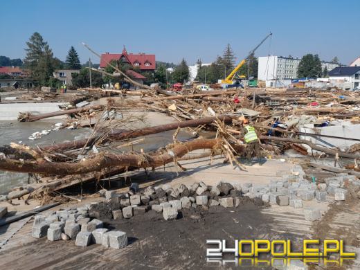 Trwa budowa mostu tymczasowego w Głuchołazach