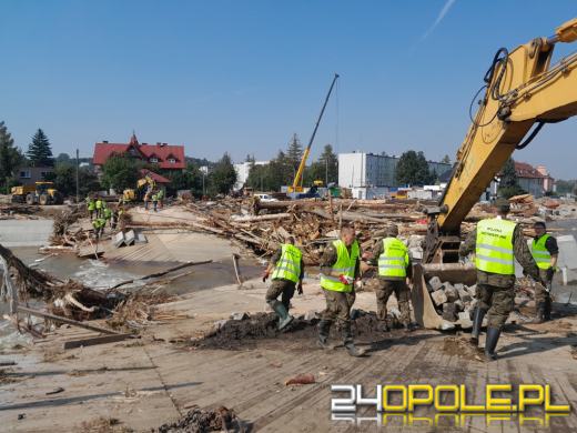 Trwa budowa mostu tymczasowego w Głuchołazach