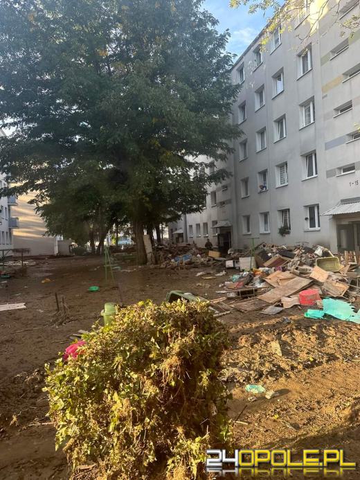 Trwają intensywne działania ratownicze. Dwie wyrwy w Ptakowicach