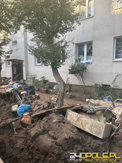 Trwają intensywne działania ratownicze. Dwie wyrwy w Ptakowicach