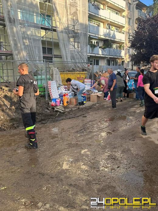 Trwają intensywne działania ratownicze. Dwie wyrwy w Ptakowicach