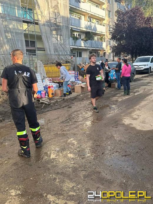 Trwają intensywne działania ratownicze. Dwie wyrwy w Ptakowicach