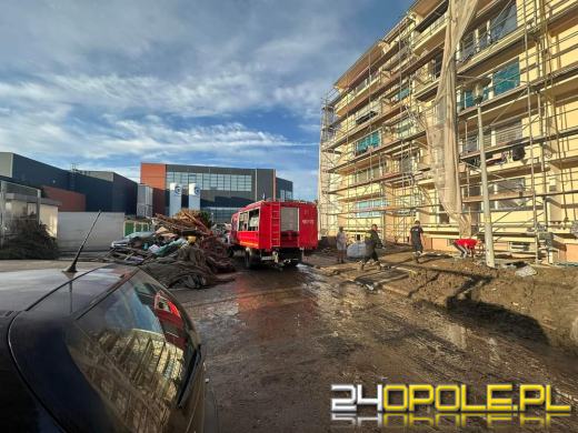 Trwają intensywne działania ratownicze. Dwie wyrwy w Ptakowicach