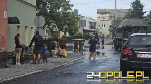 Trwają intensywne działania ratownicze. Dwie wyrwy w Ptakowicach