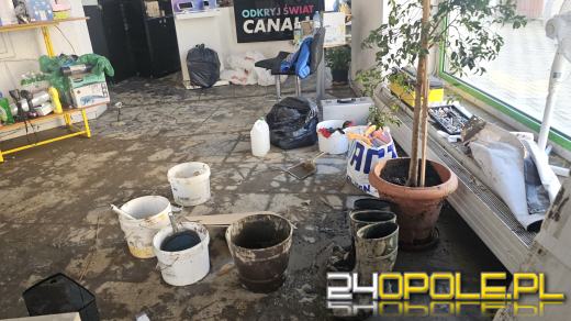 Po ustąpieniu wody ruszyła wielka akcja sprzątania - przypominamy o bezpieczeństwie