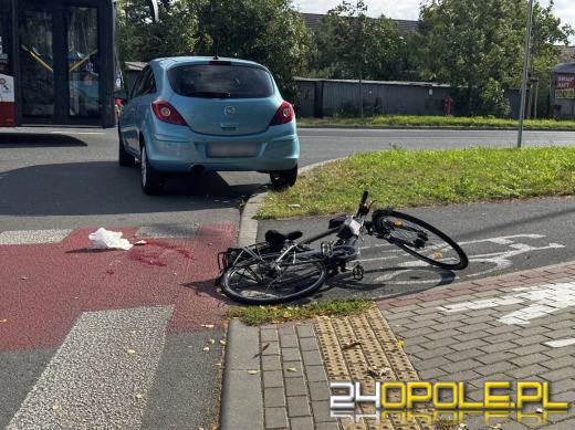Wypadek na Pużaka: 75-letni rowerzysta potrącony przez samochód 