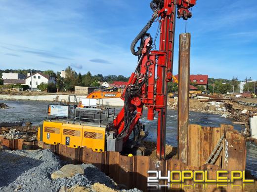 Trwa intensywna praca nad mostem tymczasowym w Głuchołazach