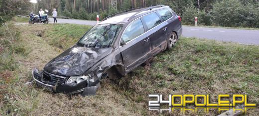 Zmęczony zasnął za kierownicą i skończył w rowie