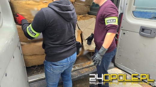 Policja z Lewina Brzeskiego z KAS zarekwirowali 2 tony tytoniu