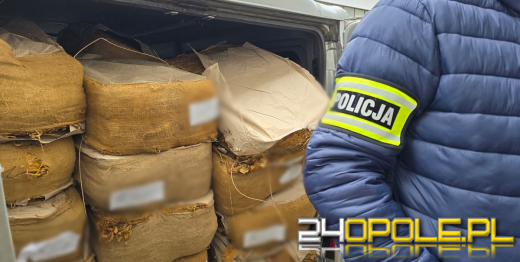 Policja z Lewina Brzeskiego z KAS zarekwirowali 2 tony tytoniu