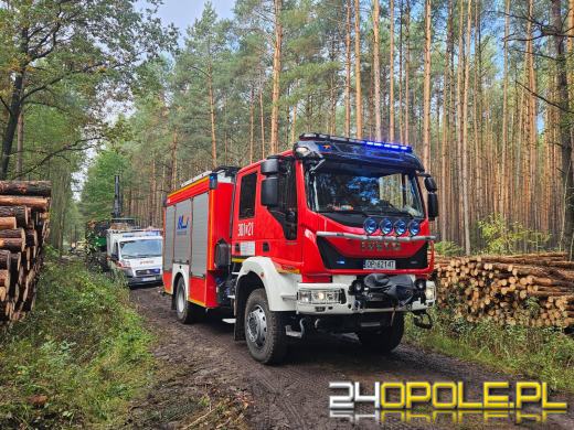 Wypadek przy załadunku drewna w Osowcu: Mężczyzna ranny