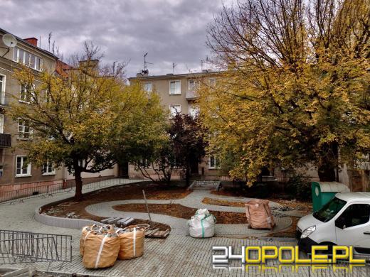 Rewitalizacja podwórka na ulicy Szpitalnej na ostatniej prostej