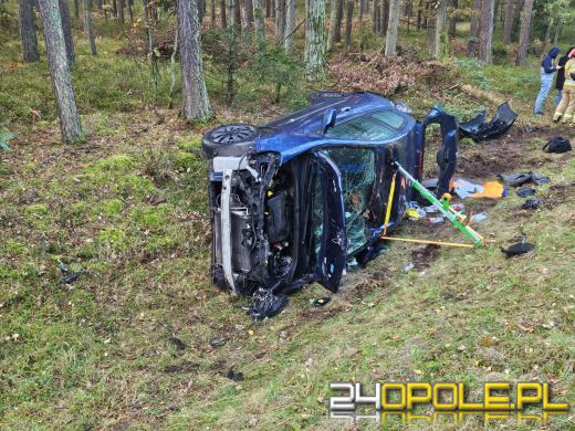 Dachowanie na trasie Szumirad-Bierdzany: trzy osoby podróżowały autem na niemieckich tablicach