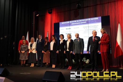 Medale i odznaczenia dla nauczycieli z województwa opolskiego