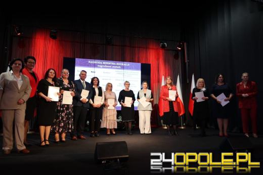 Medale i odznaczenia dla nauczycieli z województwa opolskiego