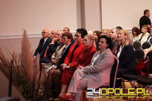 Medale i odznaczenia dla nauczycieli z województwa opolskiego